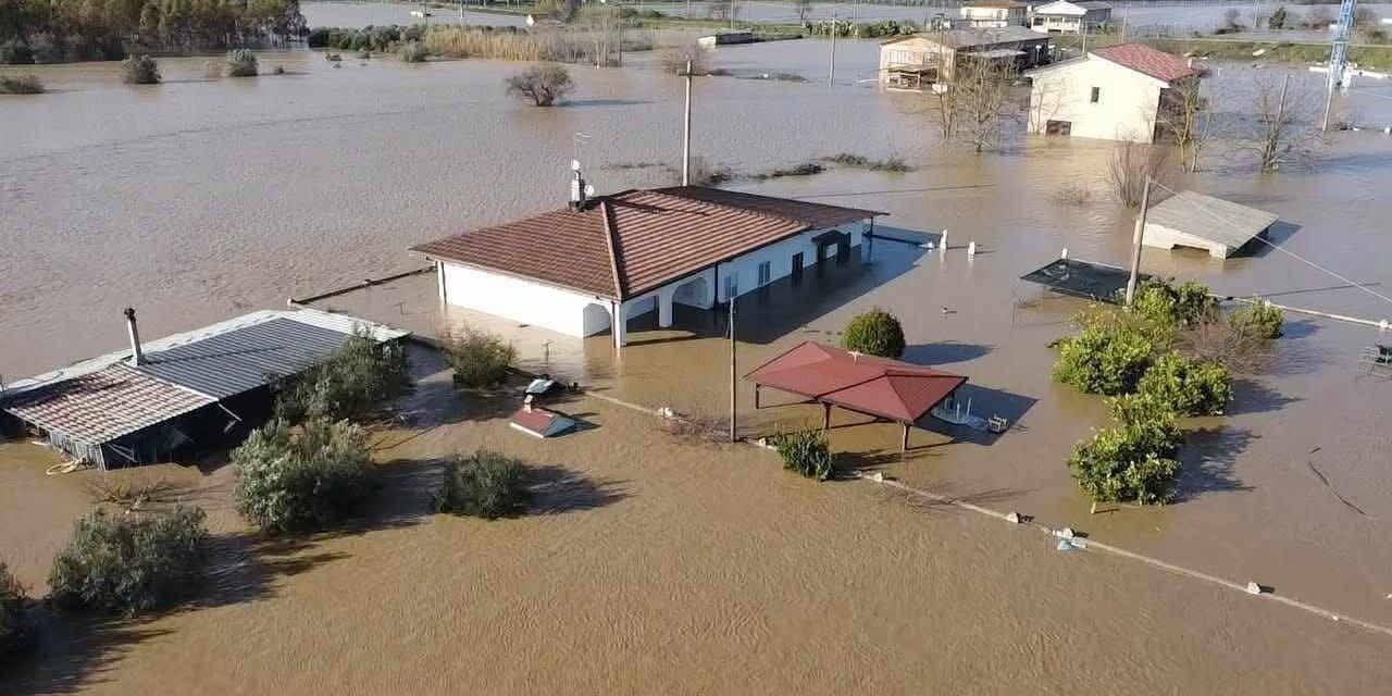 Calabria in ginocchio. Dopo Harry, il ciclone Ulrich devasta intere aree, con danni ingentissimi.